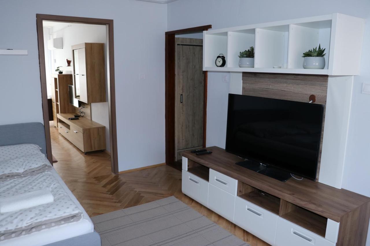דירות סגד Petofi Apartman מראה חיצוני תמונה